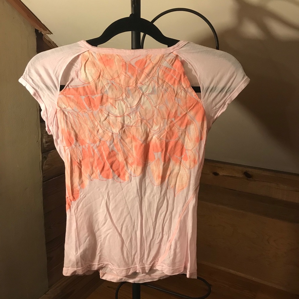 Nike Peach Pink Feather Workout Tee, EUC, XS
